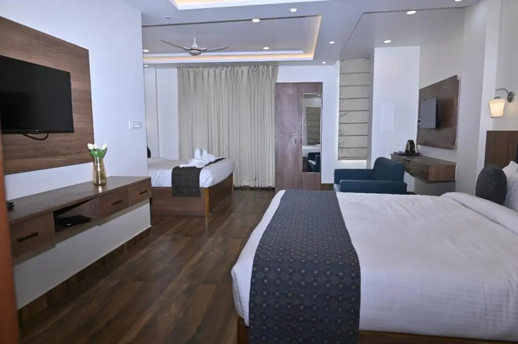 FabHotel Vatsa Residency