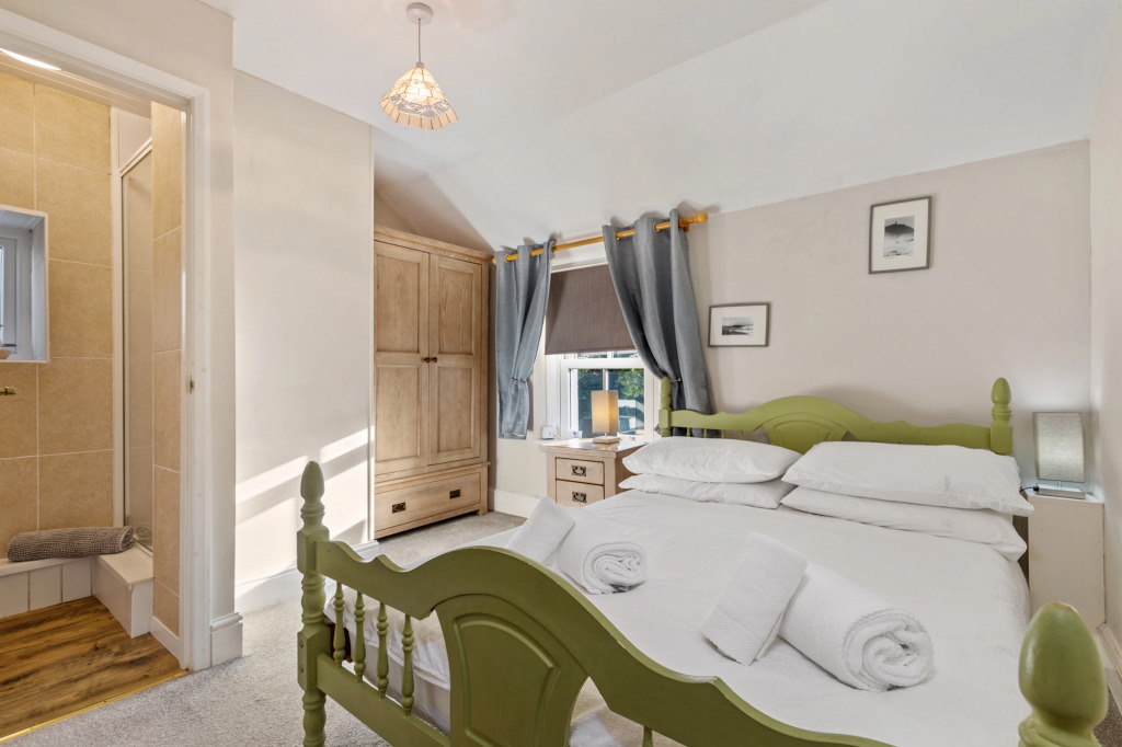 Cartref - Beautiful Cottage, Hot Tub, Countryside Views