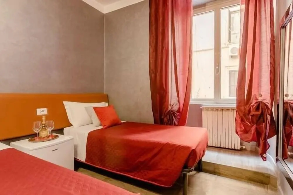 4-bdr Apt Among Colosseum&termini 10-people