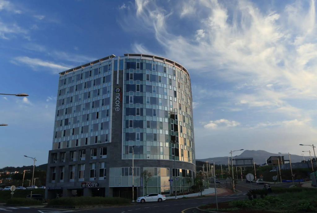 Отель Shin Shin Jeju Worldcup