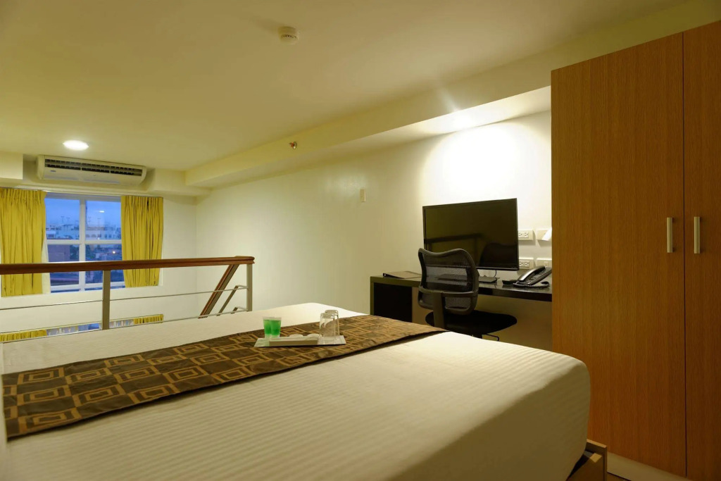 Aurum One Makati
