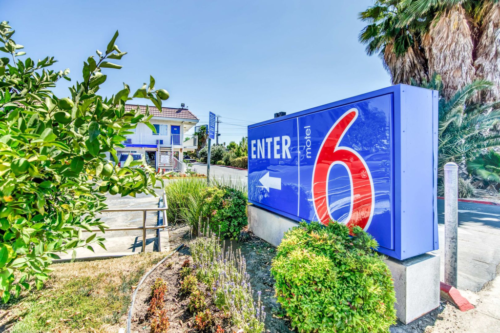 Motel 6-Stockton, CA - Charter Way West