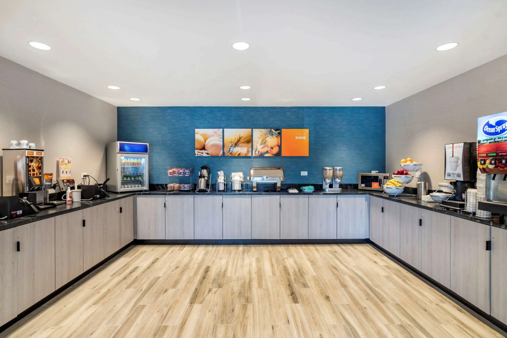 Comfort Suites Grandview - Kansas City