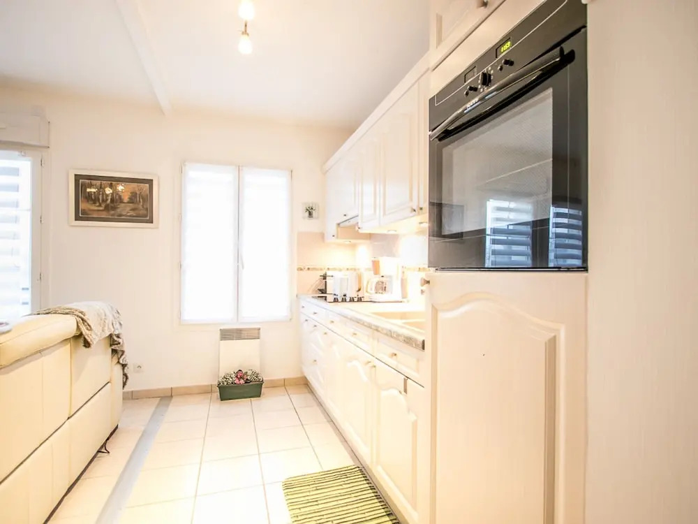 Cosy Apartment in Bayeux with Heating Facility