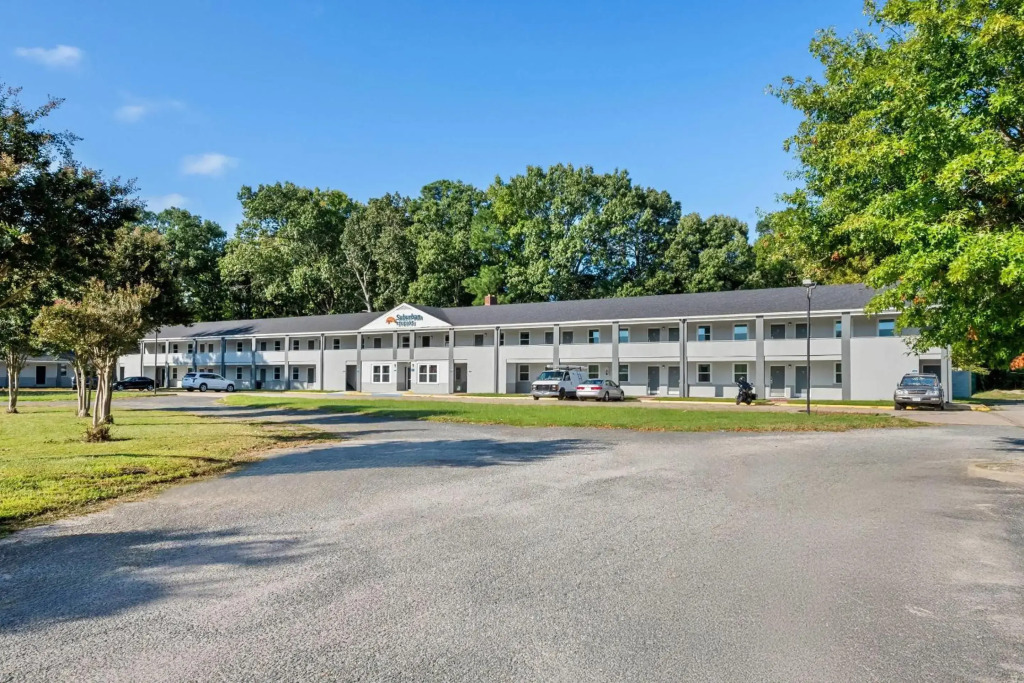 Suburban Studios Newport News - Hampton