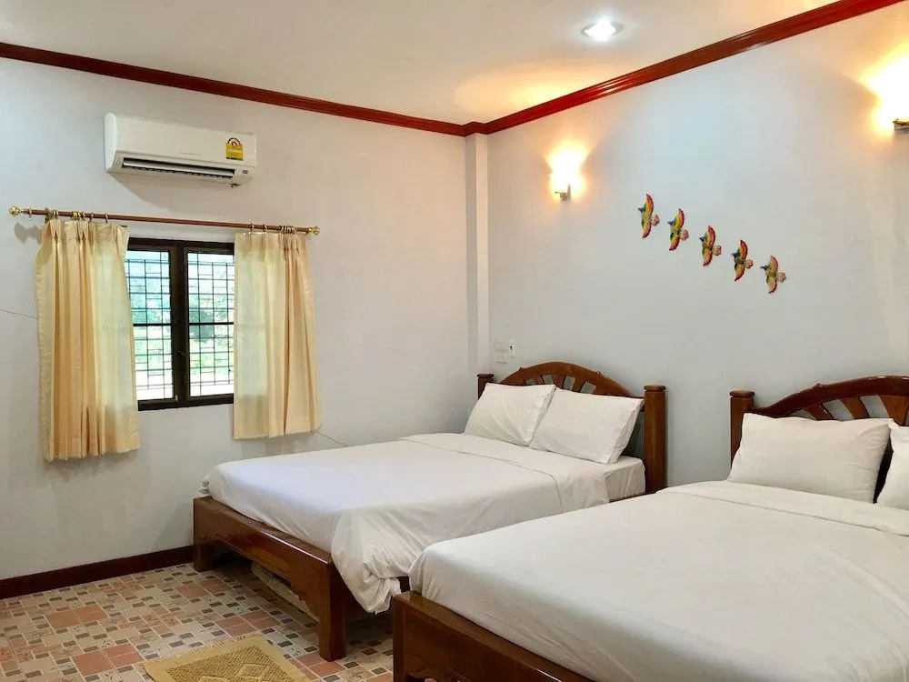 นาหินลาดรีสอร์ท Nahinlad Resort