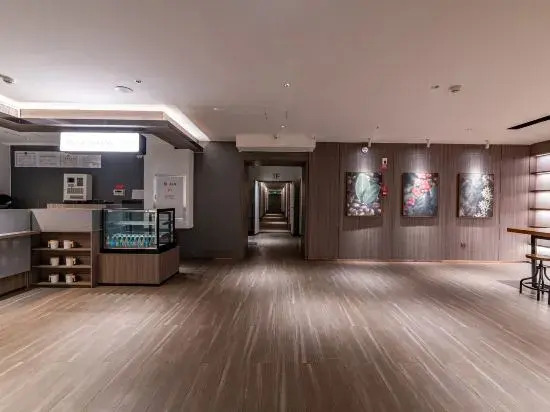 HanTing Hotel (Urumqi Zhongyinggong Subway Station)
