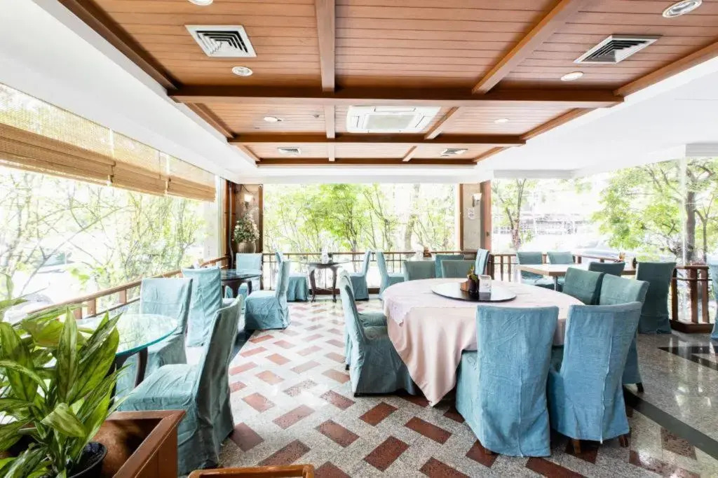 Nonthaburi Palace Hotel
