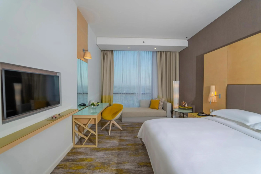 Отель Rotana Corniche