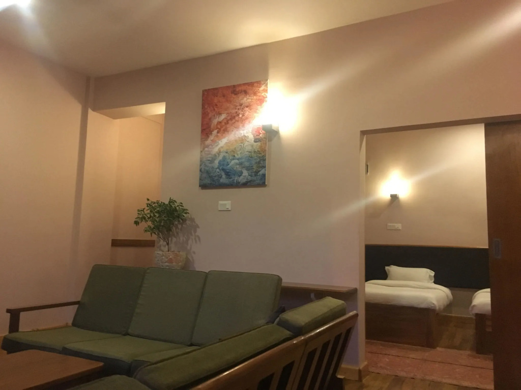 Khamsum Inn