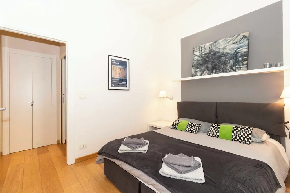 Guesthost - Charming Apt With Parking!