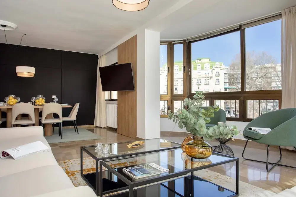 Luxury Apartment in City Center. Puerta Real II