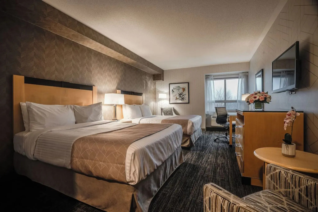 Monte Carlo Inn Barrie - Newly Renovated