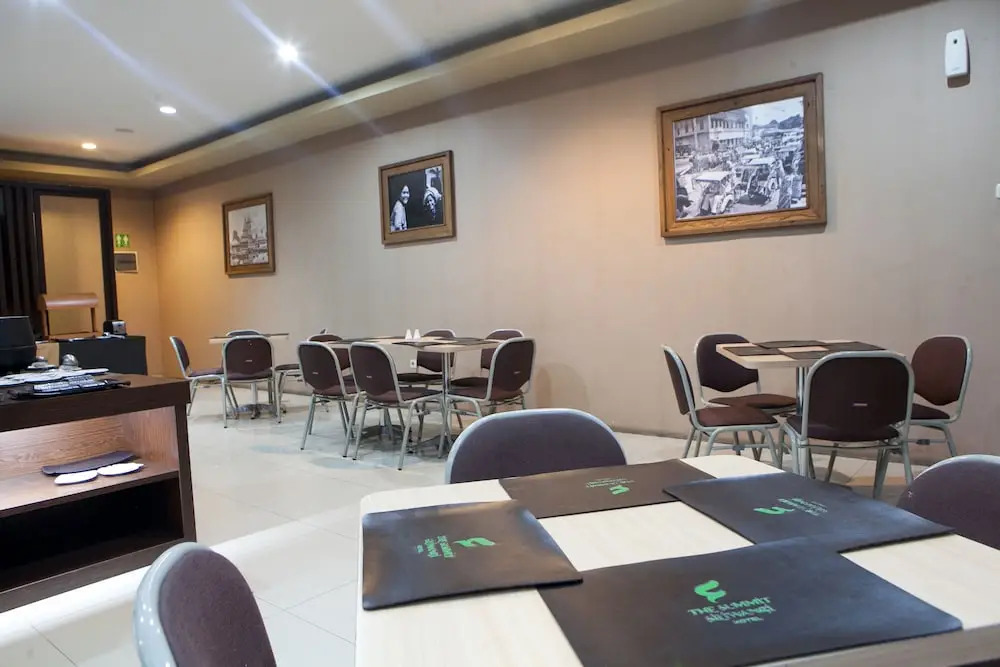 RedDoorz Plus near Bandung Indah Plaza