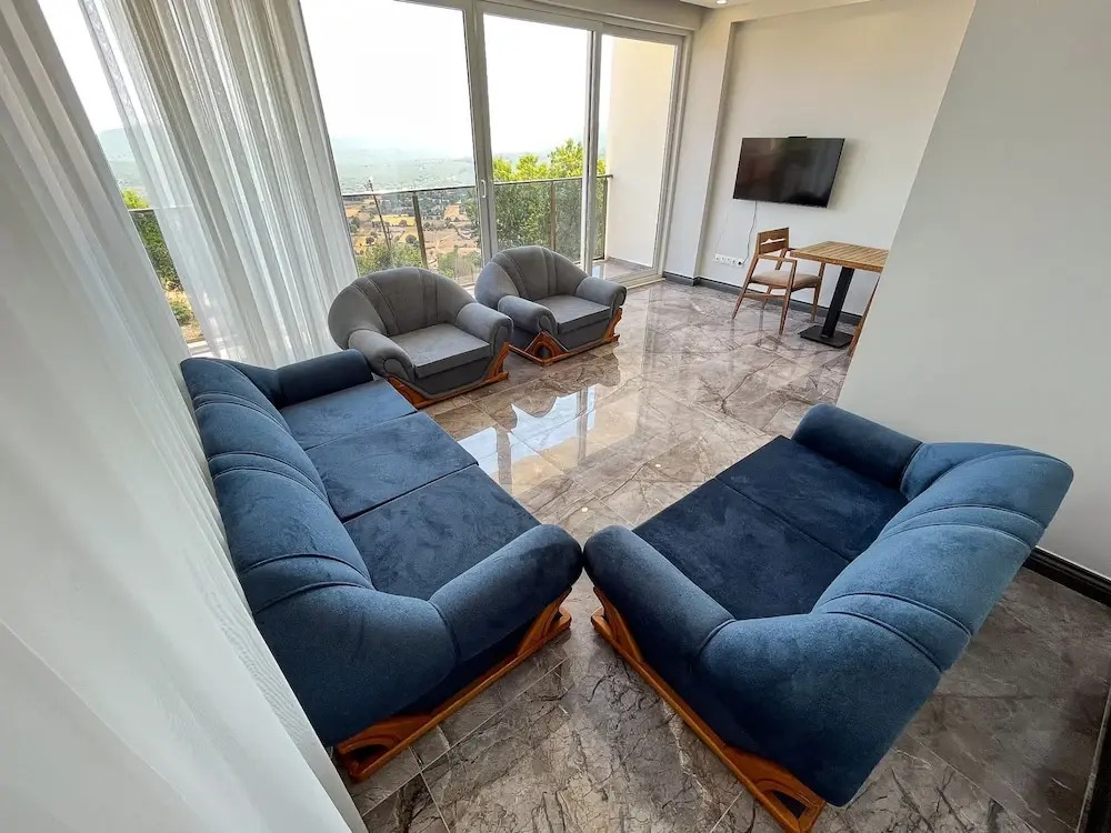 Villa With Private Pool Garden - All Rooms w AC