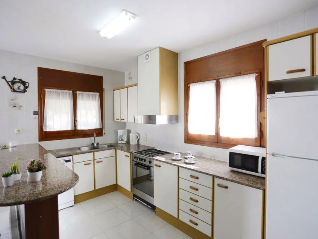 Holiday Home Sandra by Interhome