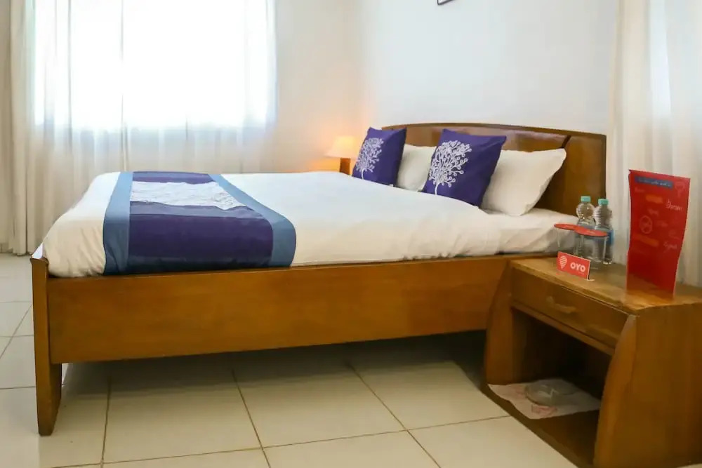 OYO 10483 Hotel The Signature Crest