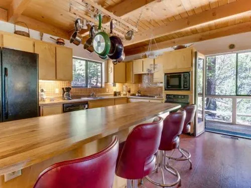 Donner Lake Cedar Lodge