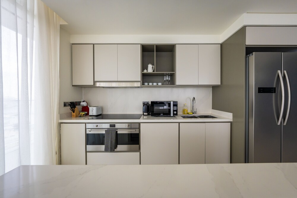 Glamorous 3BR with Marina view