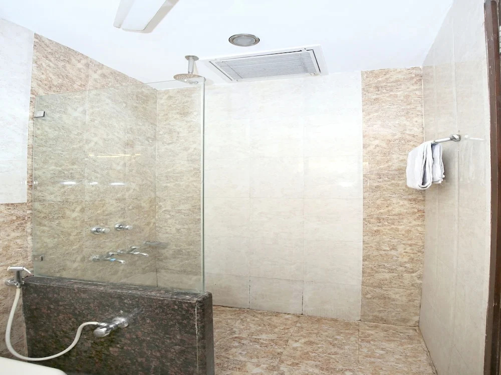 OYO 2107 Hotel Akash Continental