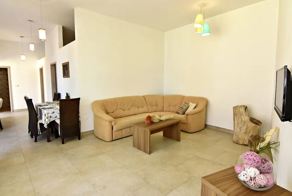Perfect Holiday Apartment With Pool