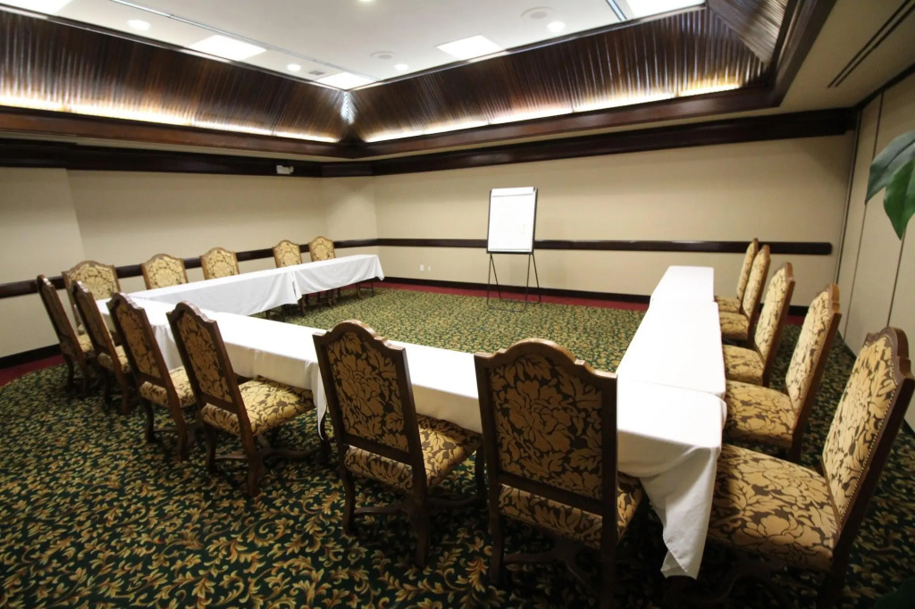 Magnuson Grand Hotel and Conference Center Tyler
