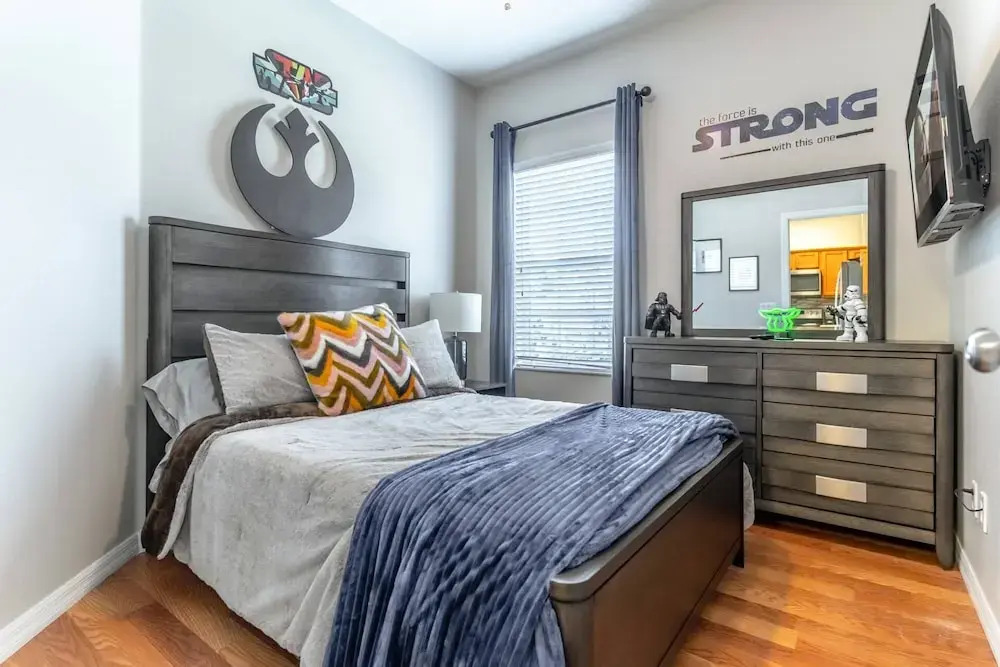 7526 Oakwater
