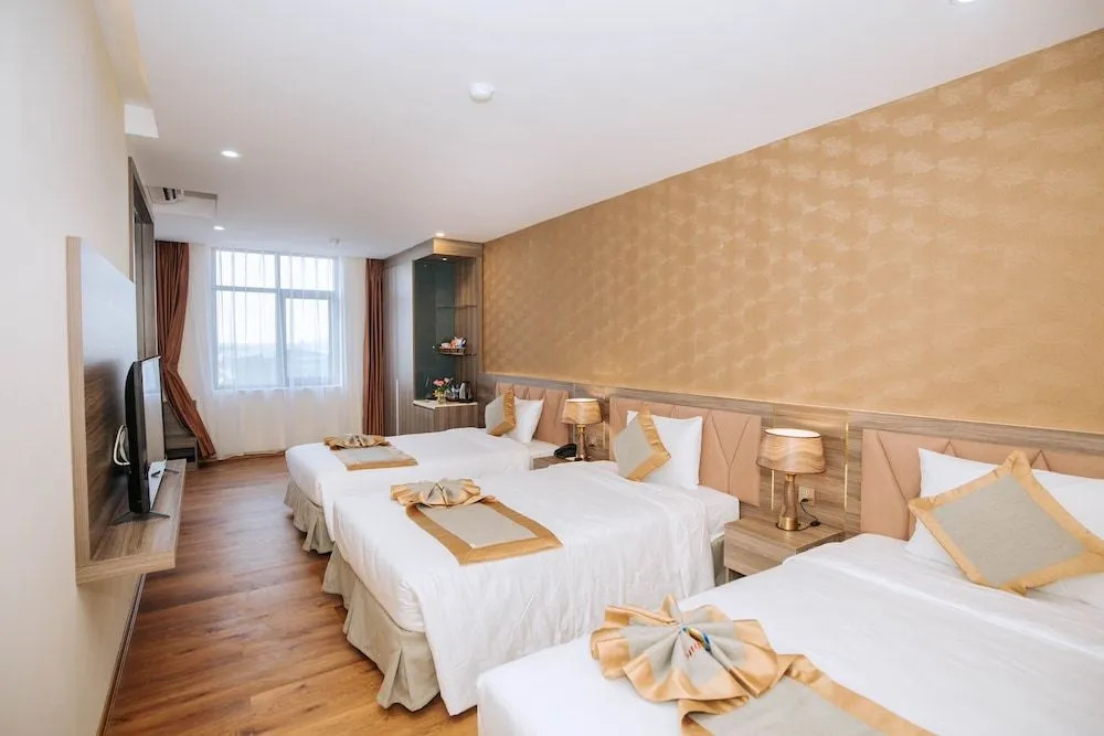 Thông Đỏ Hotel