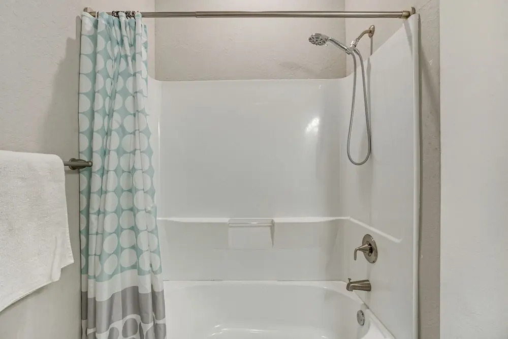Golf, Shop & Beach-hop: Port Charlotte Gem w/ Yard