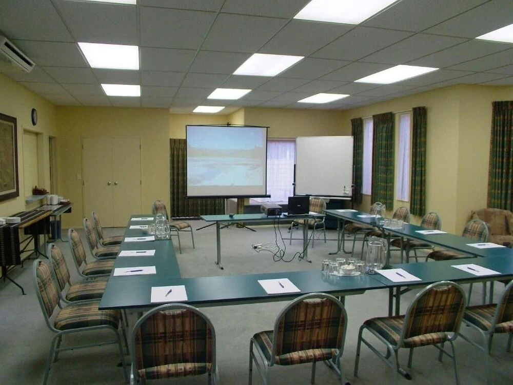 Camelot Motor Lodge and Conference Centre