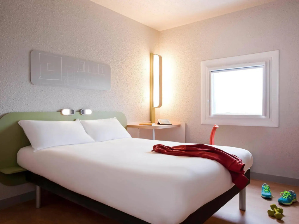ibis budget Pontault Combault RN4 Marne La Vallée