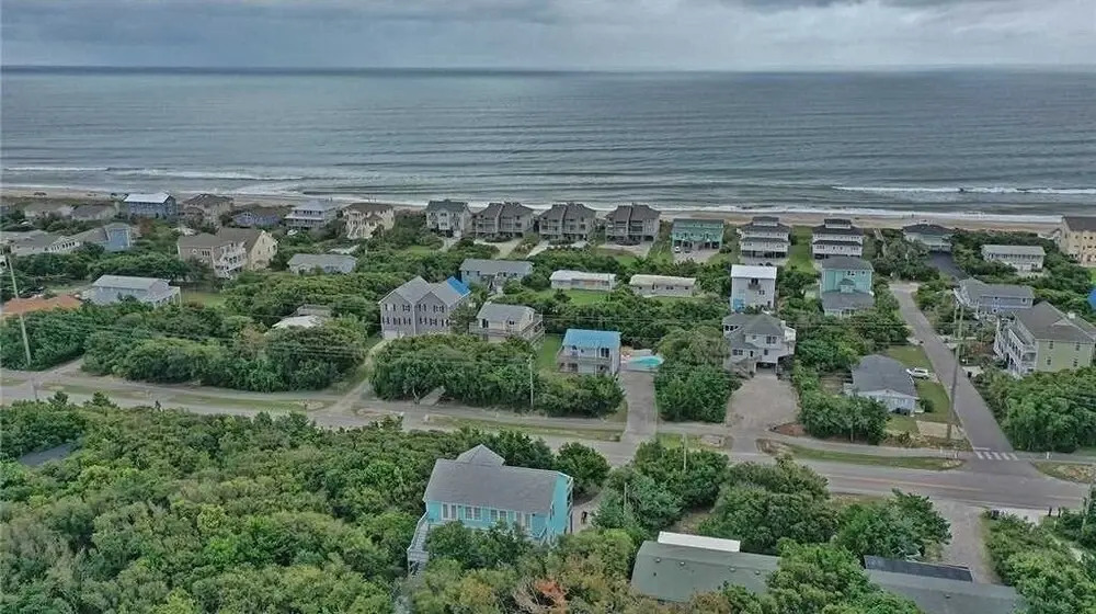 Seas The Moment 5 Bedroom Home by RedAwning