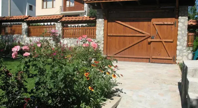 Stoyanova Guest House
