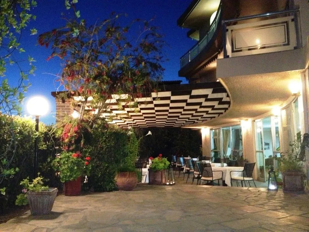 Souris Hotel