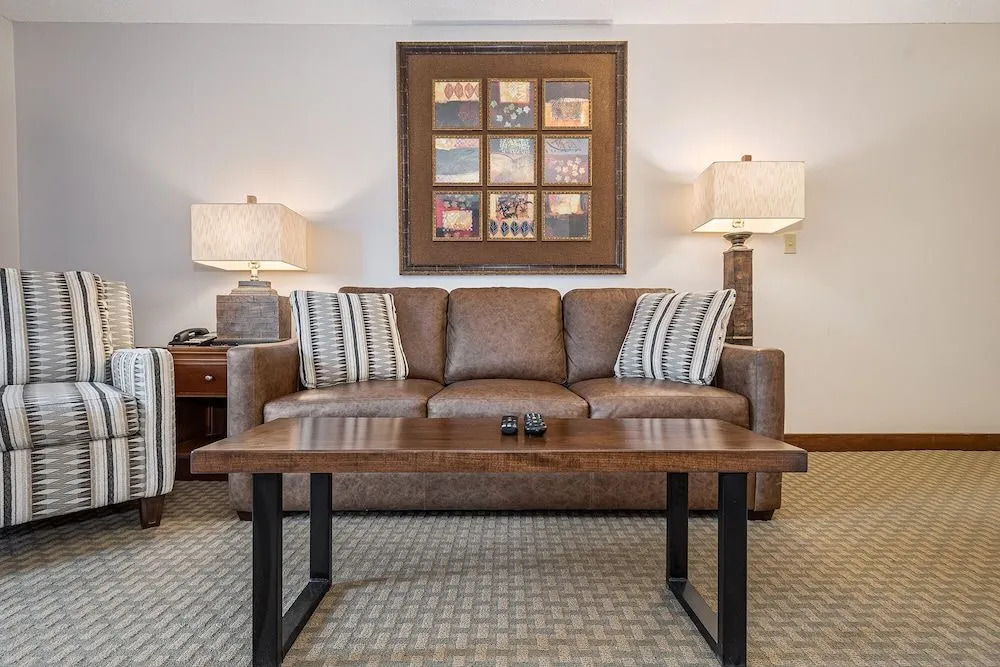 Suites at Silver Tree A123