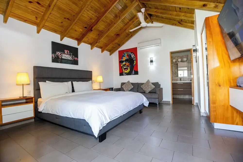 Villa Twelve27