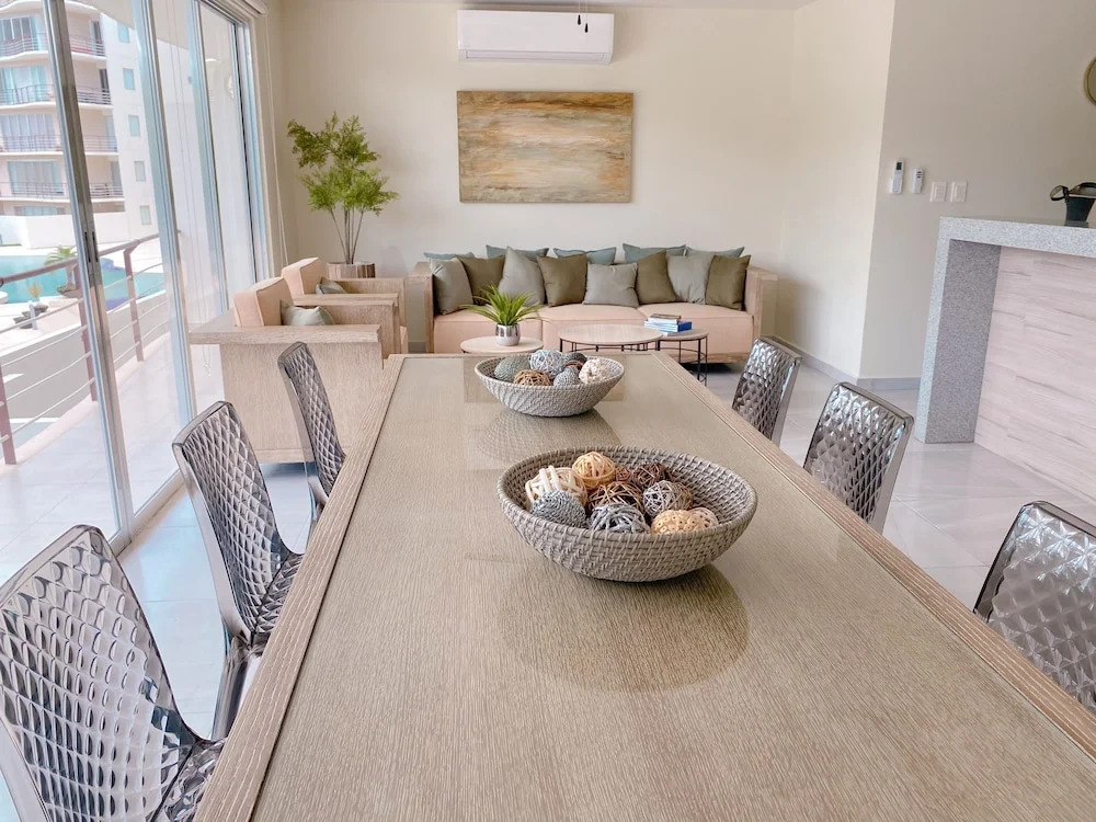 Luxury 2 & 3 Bedroom Apartments
