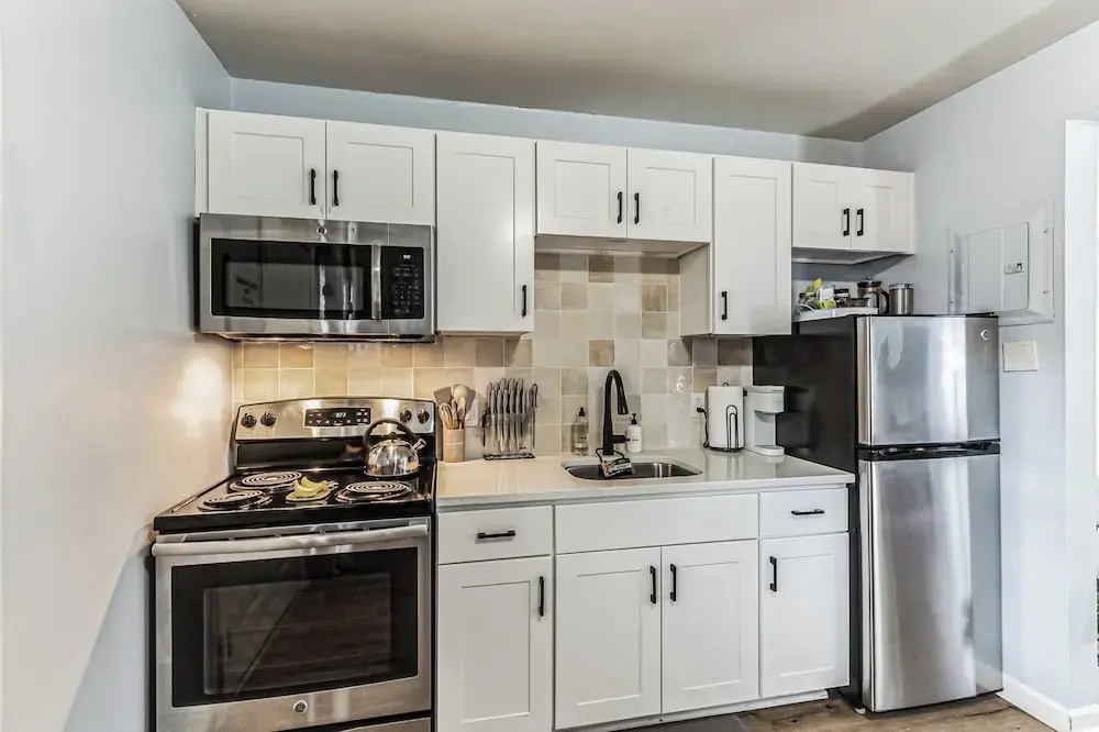 Trendy Studio for 4 w/ Community Pool!