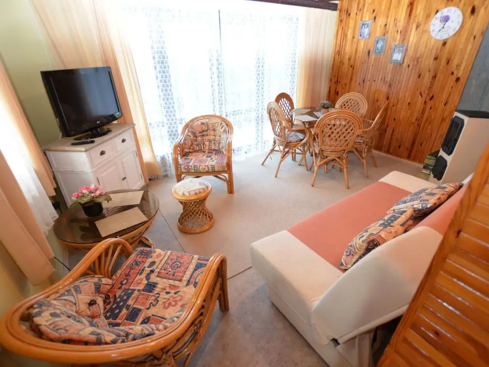 Cozy Chalet in Pilsen With Swimming Pool, Garden, Balcony