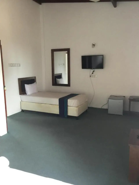 West Inn Colombo