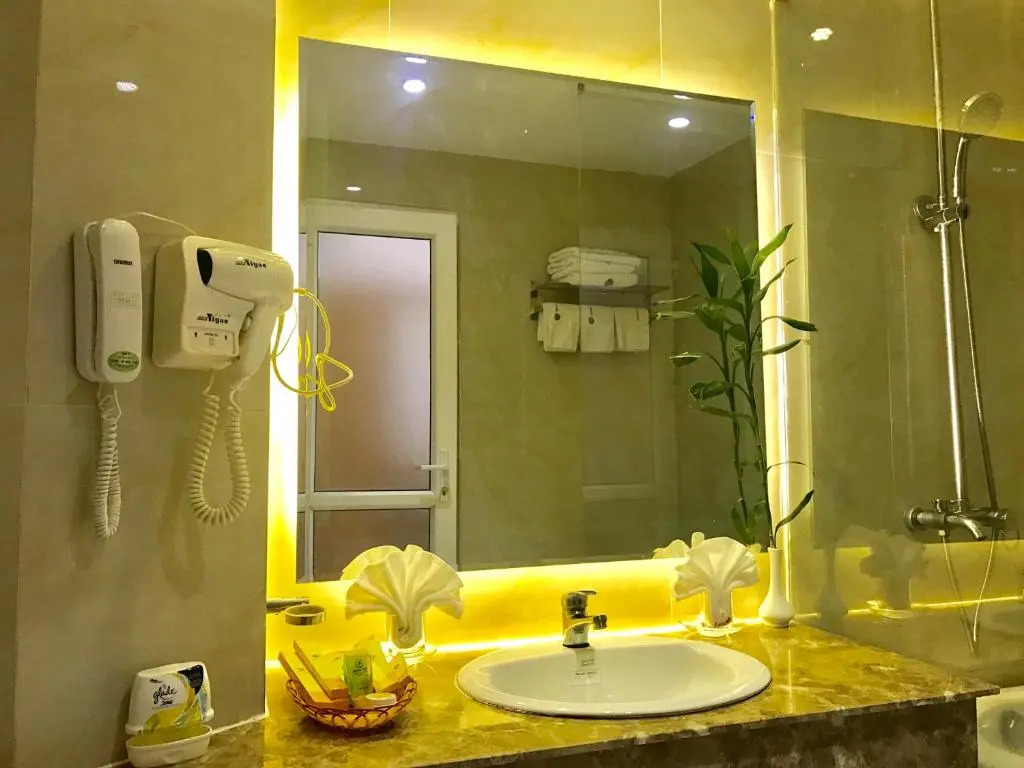 Sandals Hoàng Yến
