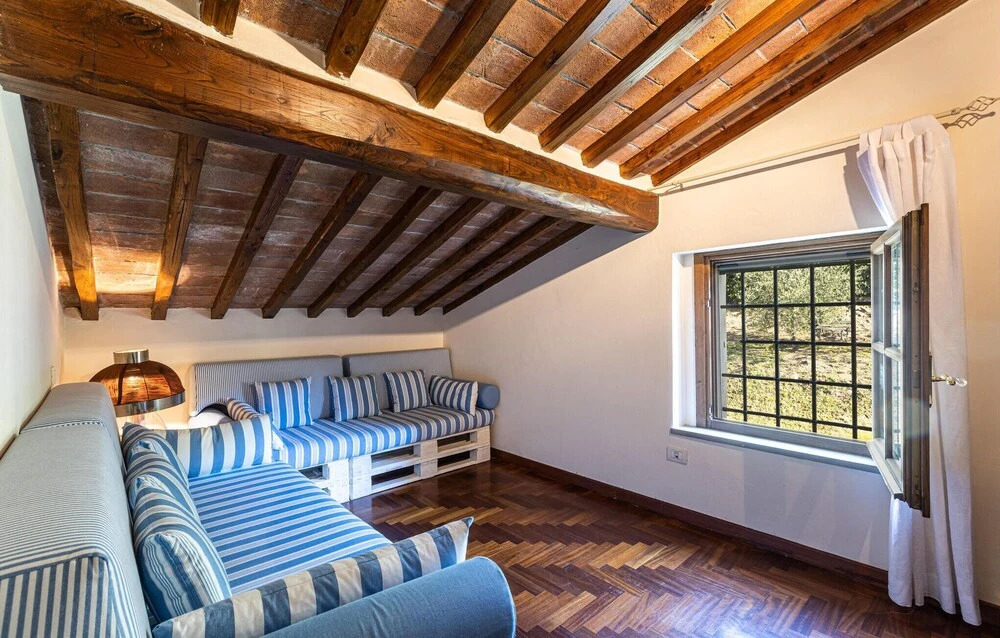 Awesome Apartment in Corsanico-bargecchia With Wifi, 2 Bedrooms and Outdoor Swimming Pool