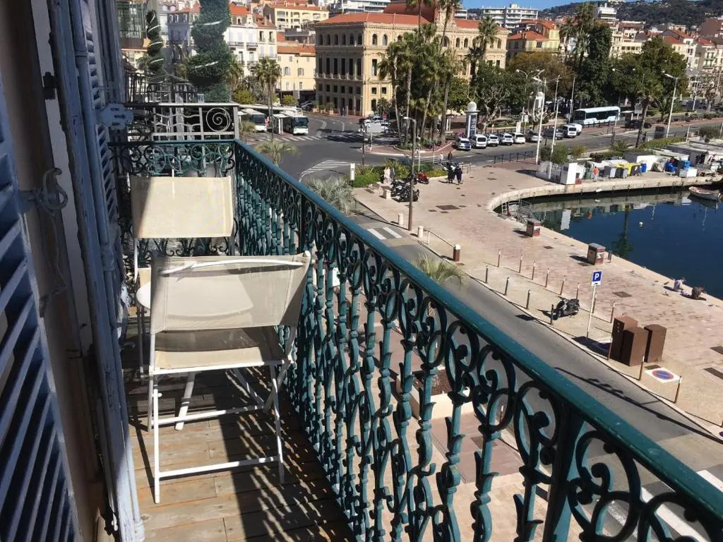 Luxury 1 bedroom Quai St Pierre 2 mins from the Palais & Croisette 269