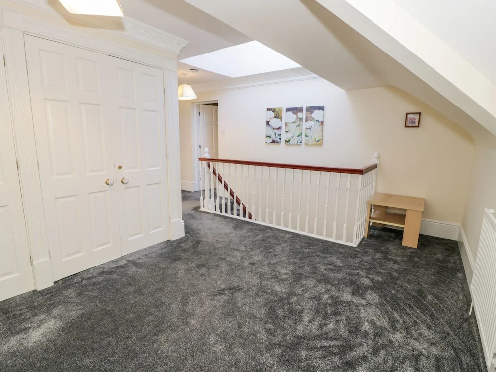 11 Glyn Garth Mews