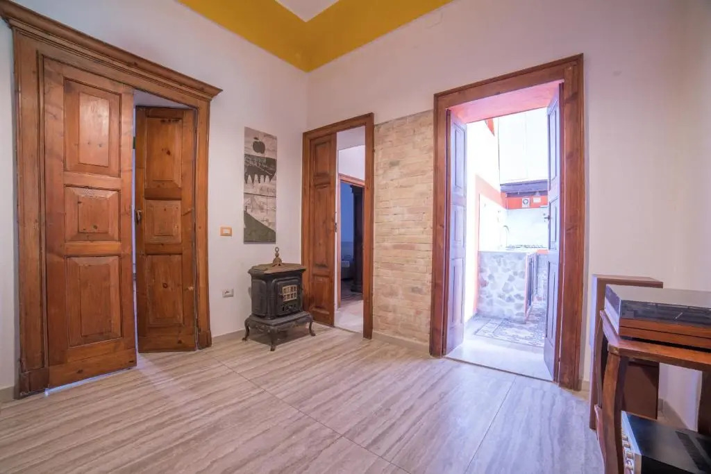 Appartamento Genovesi . Intero apt . Wifi . AC