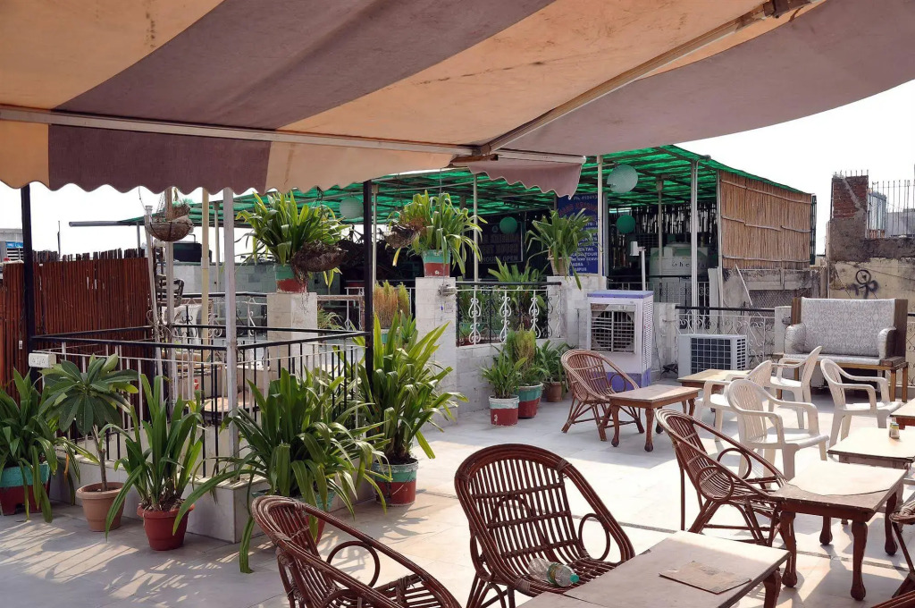 Anoop Hotel