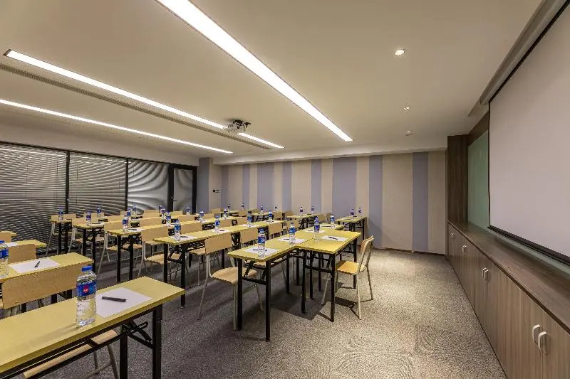 Hanting Express Rugao Anding Square