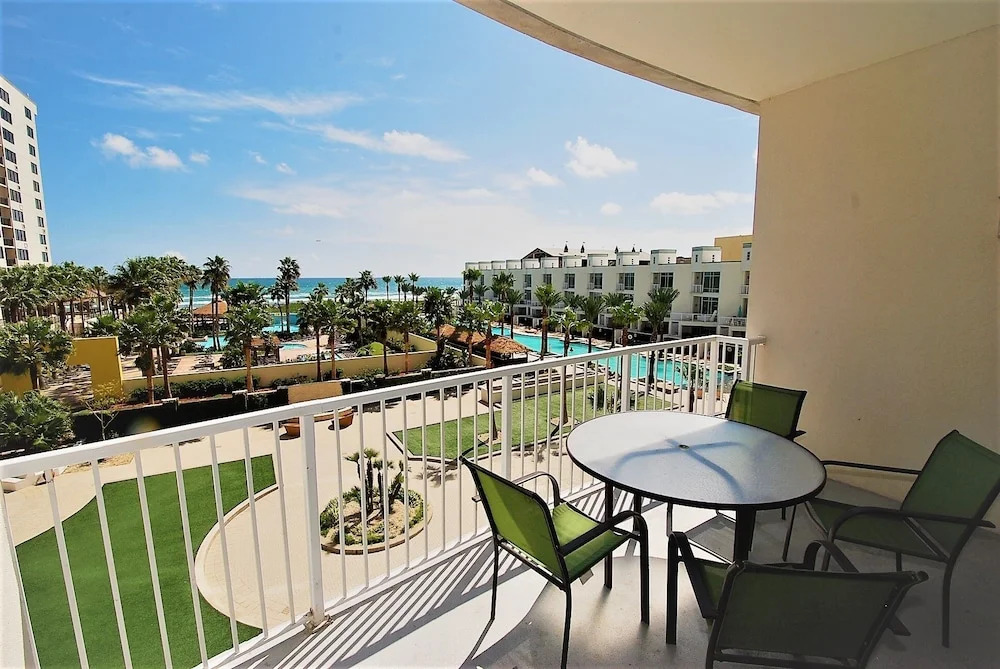 Sapphire Condo & Spa Unit #304 3 Bedrooms 2.5 Bathrooms Condo