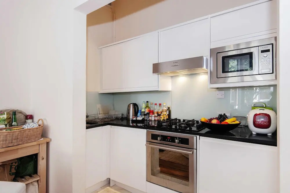 Bright Gratton Road Apartment - KV02