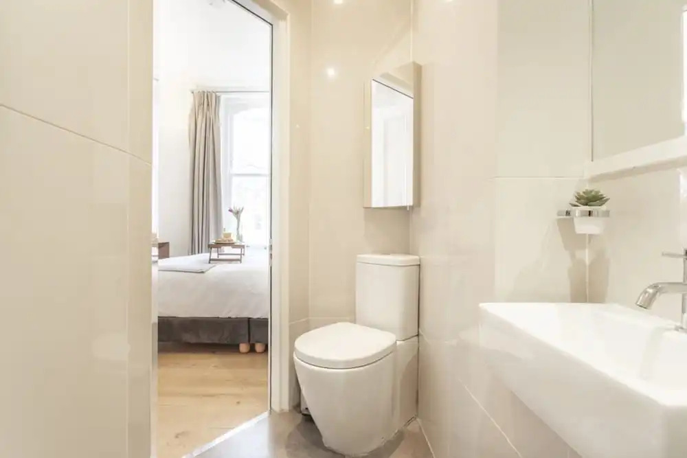 Royal Residence Charming 2 Bedroom - Talbot 3b
